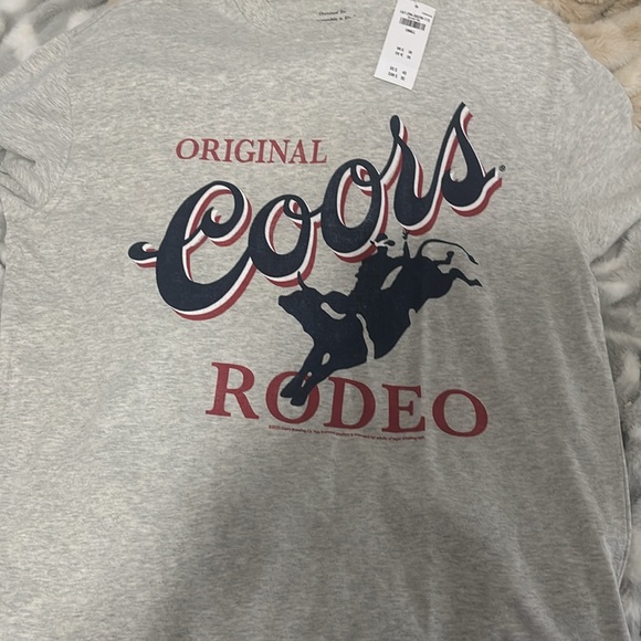 Abercrombie &Fitch T shirt - Picture 2 of 5